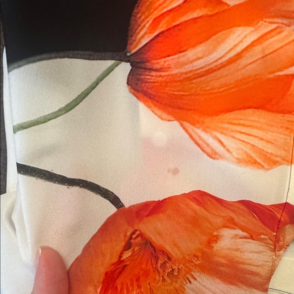 Alice + Olivia Brady Floral Slim Fit Silk Button-Up Shirt size M - Picture 10 of 10